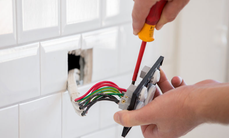 Wiring Issues Solved: Choosing the Right Electrician in Sunshine Coast for Your Needs